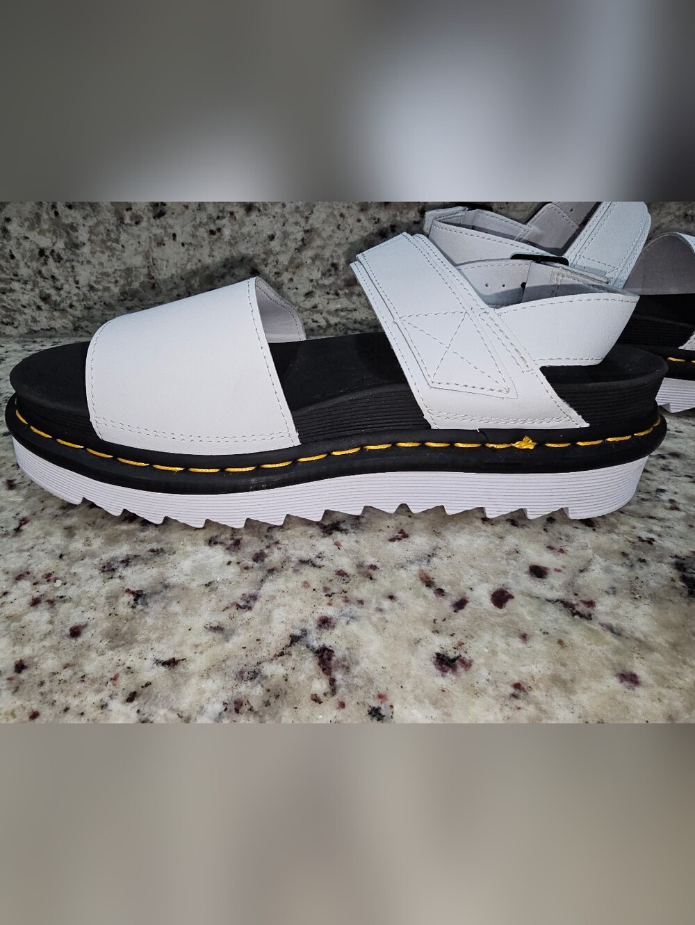 Dr. Martens Voss White Leather Sandals Sz 9 - Picture 3 of 13